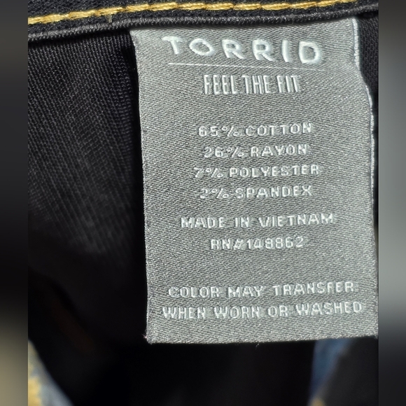 Torrid Distressed Bombshell Skinny Jeans Size 22S - Picture 5 of 6